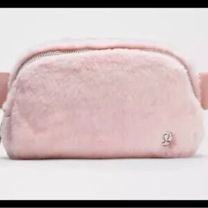 Lululemon Everywhere Belt Bag Strawberry Milkshake Plush Fleece 1L NEW
